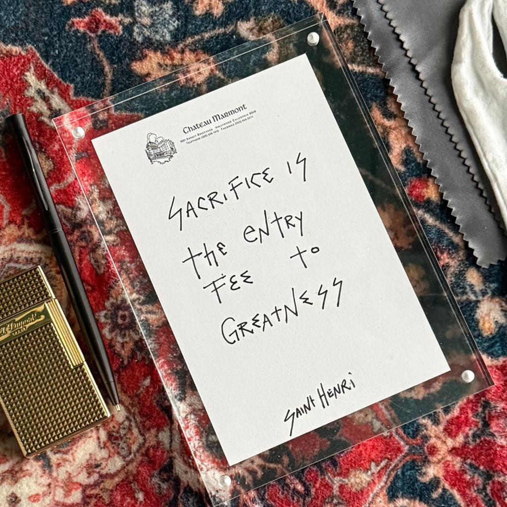 Note pade with a quote on a textured surface
